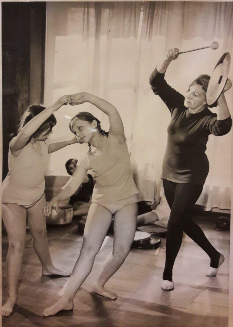Žákyně baletní školy byly pro zkušenou tanečnicí vším.