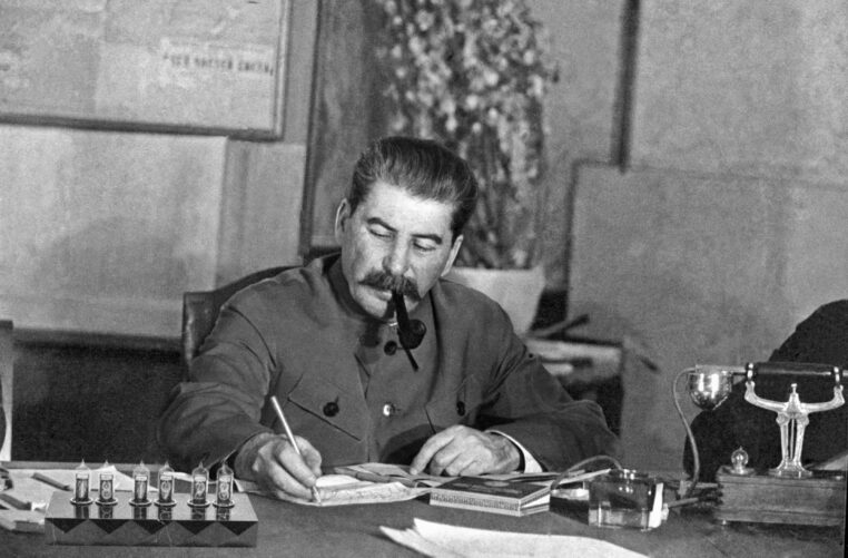 Stalin postupem času přehodnotil svůj postoj k Izraeli a s ním i celý východní blok.