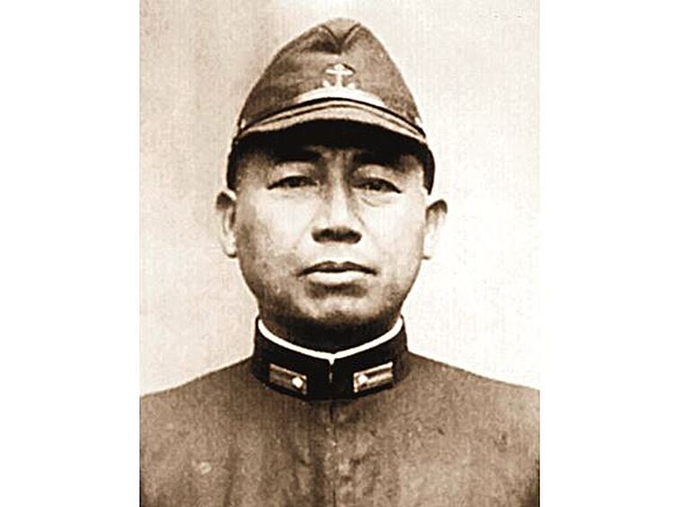 Japonec Takidžiró Óniši zvládne bohémský život i důstojnickou kariéru.