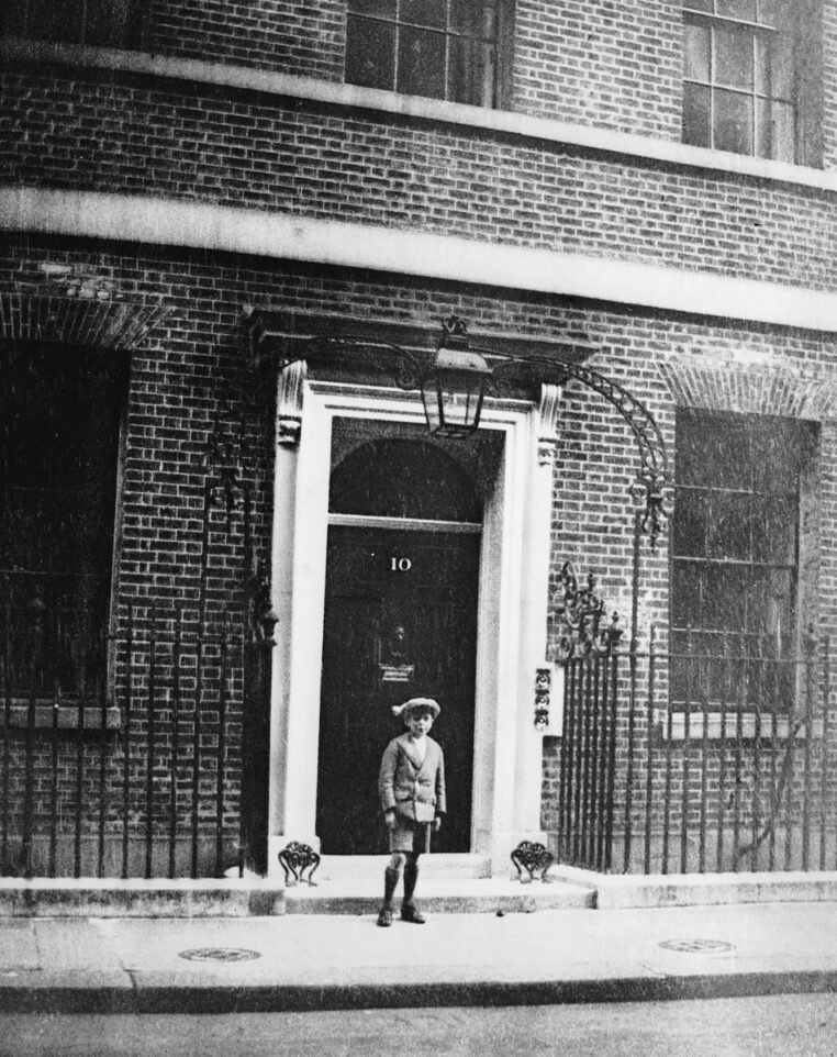 Už v dětství se zamiloval do sídla na Downing Street.