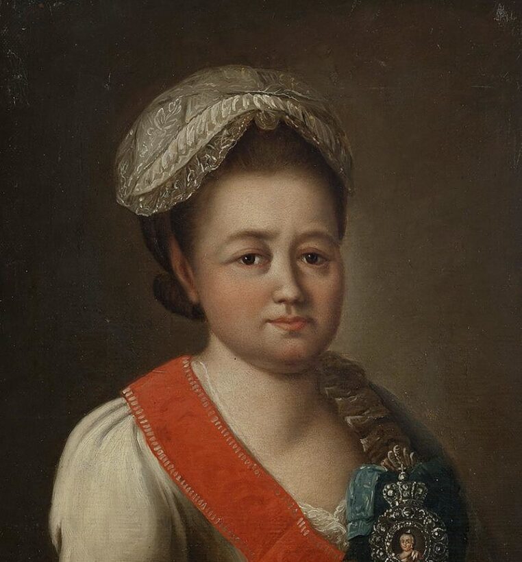 Ruská Pompadourka KLELA, PÁCHLA A PRSKALA