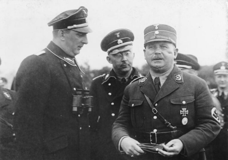 Noc dlouhých nožů: Zabránil Hitler zásahem proti SA vlastnímu pádu?