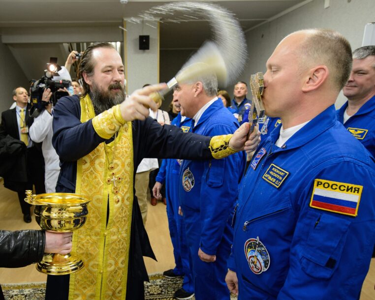 Mastí pověrčiví astronauti před startem karty?