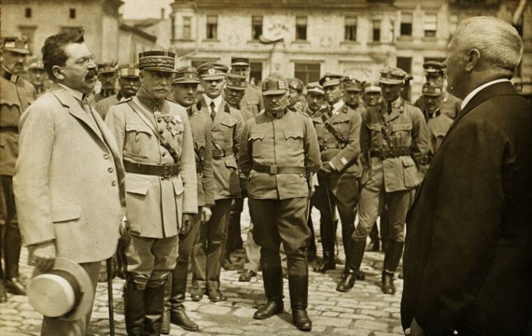 Nedoceněný vojevůdce: Generál Podhajský měl příliš mnoho nepřátel