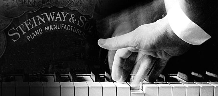 Antonín Dvořák pro své komponování v Americe dostal klavír Steinway.